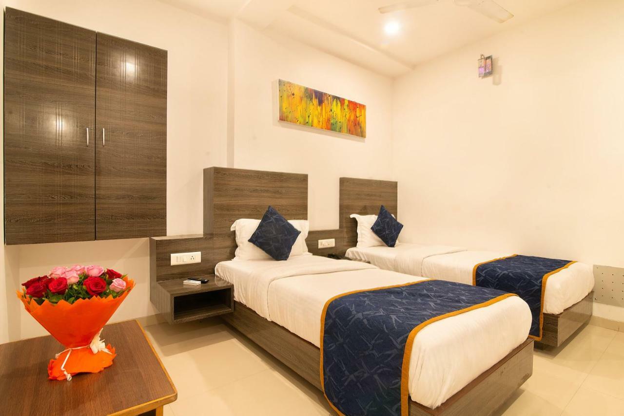 Hotel Sheetal Plaza سورات المظهر الخارجي الصورة