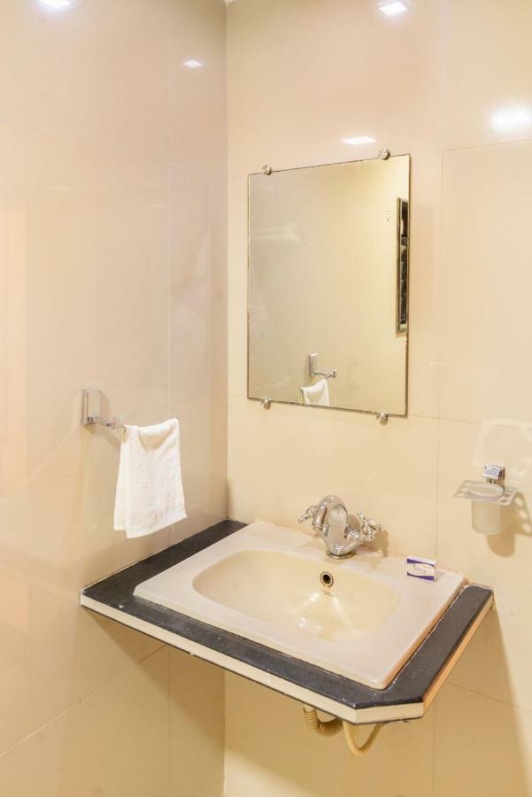 Hotel Sheetal Plaza سورات المظهر الخارجي الصورة